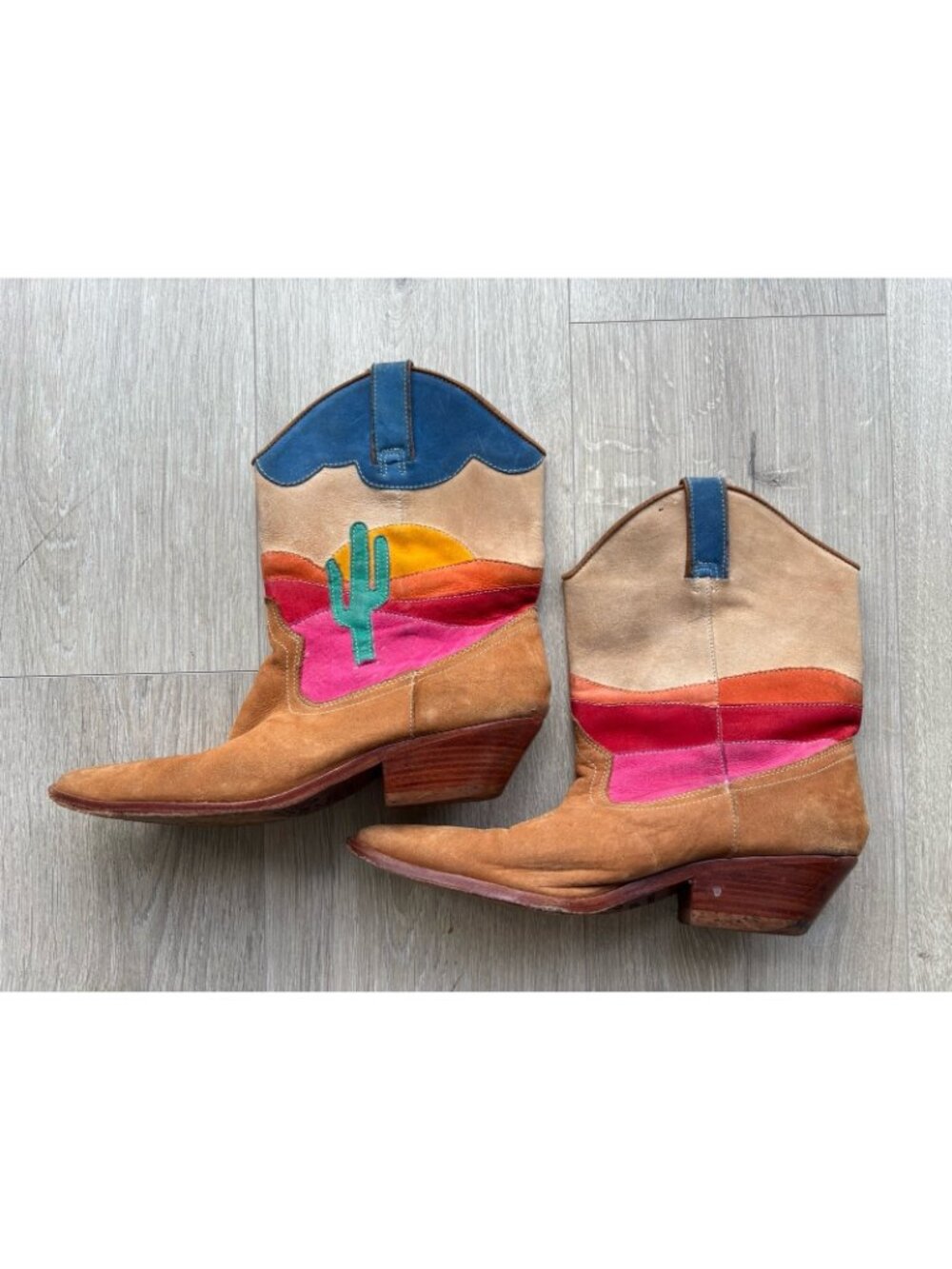 Festival Boho Short Boots Booties Suede Cowgirl Desert Rainbow Sz 9 Circles - Picture 2 of 16